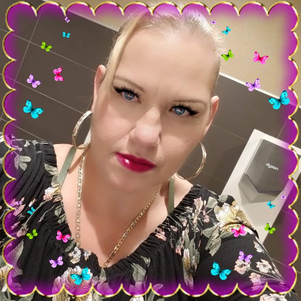 Meet your Posher, Tina